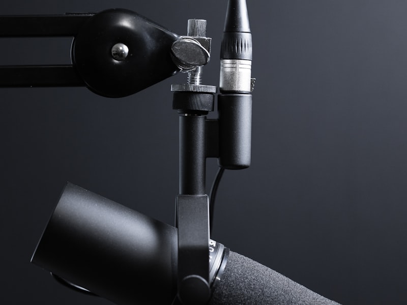 AI Voice Cloning & Voiceovers for Videos and Podcasts